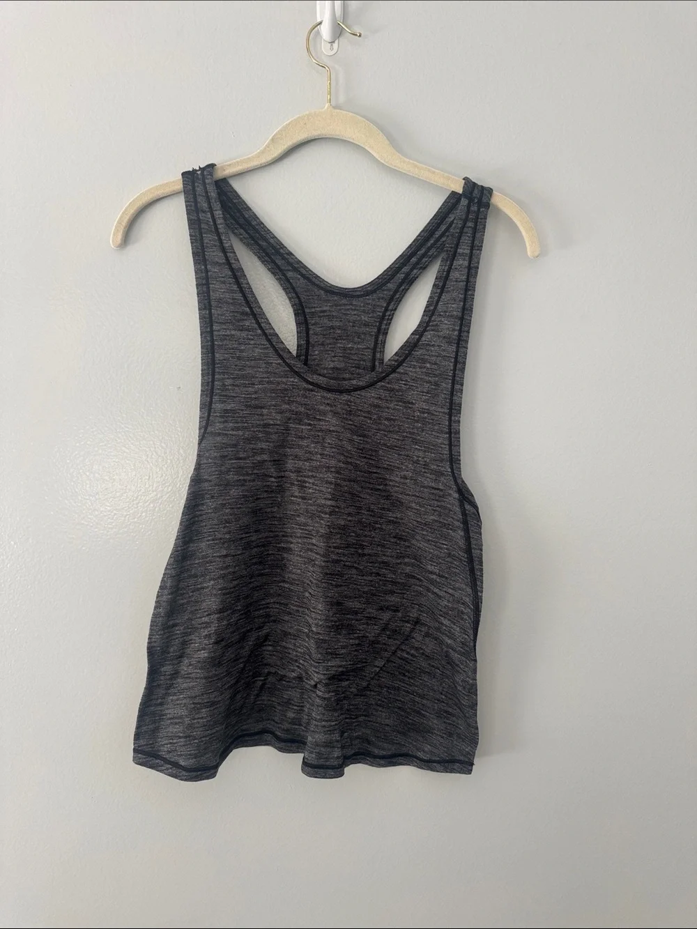 Lululemon Women's Charcoal Racerback Tank Top. Gym Yoga Training